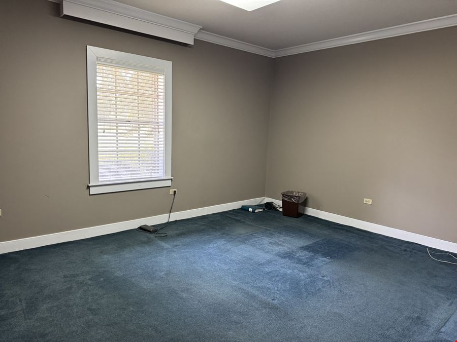 Office Building For Sale on LA-1