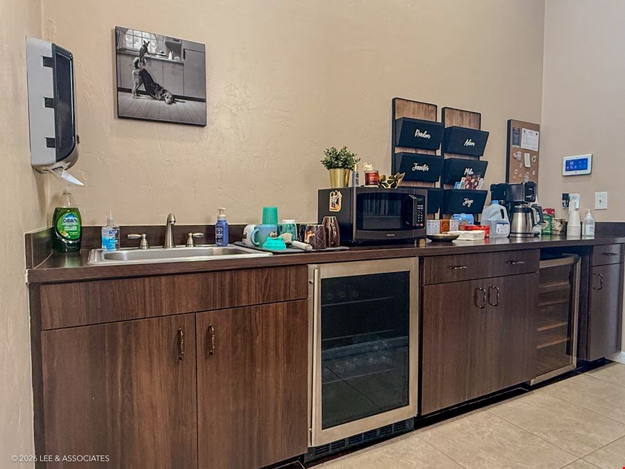 5215 SW 91st Ter - Haile Village Executive Office Suite