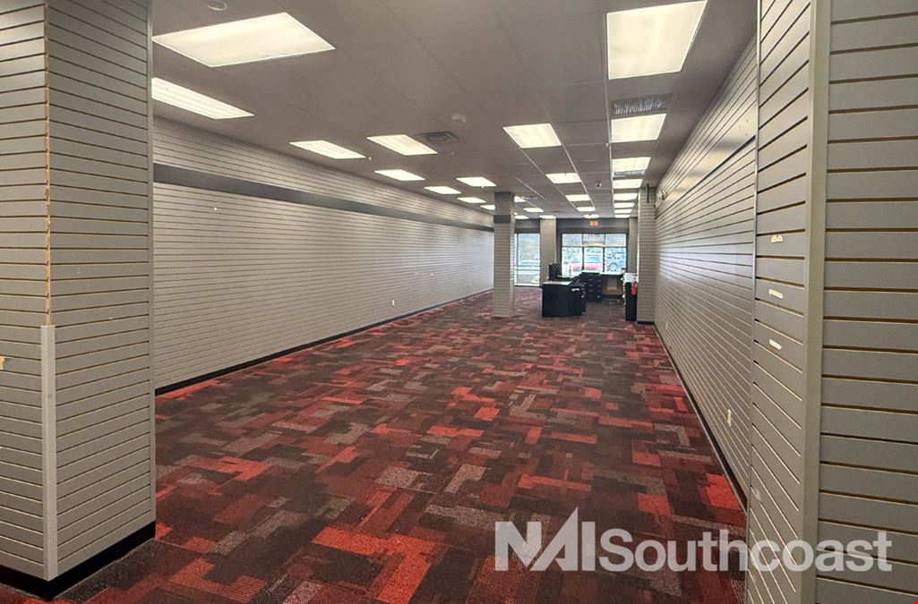 ±1,950 Retail Space - Ft. Pierce Plaza