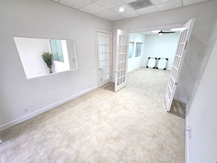 Office / Warehouse 2,021 +/- SQFT