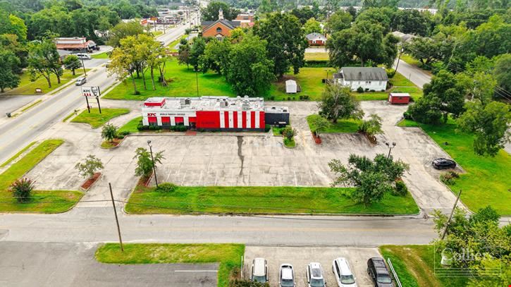 ±3,292-SF Restaurant Building with Drive-Thru on ±1.94 Acres
