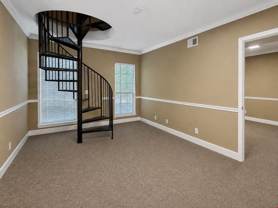 ±1,968 SF Freestanding Office Building for Sale in Pelham