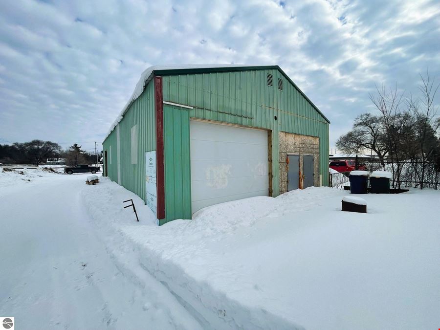 405 N Cedar St