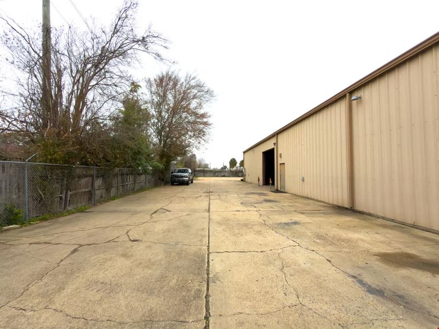 Spring Branch Office Warehouse for Sale/Lease