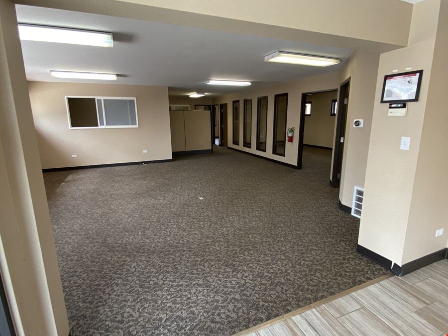 Lakewood Owner User Office With Garage Space