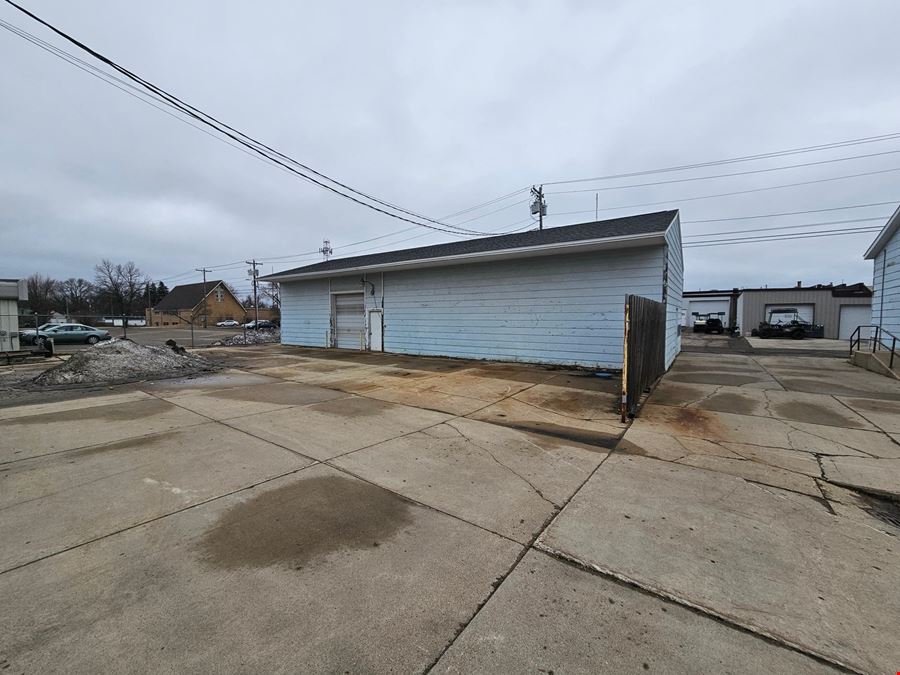 214 6th Ave W
