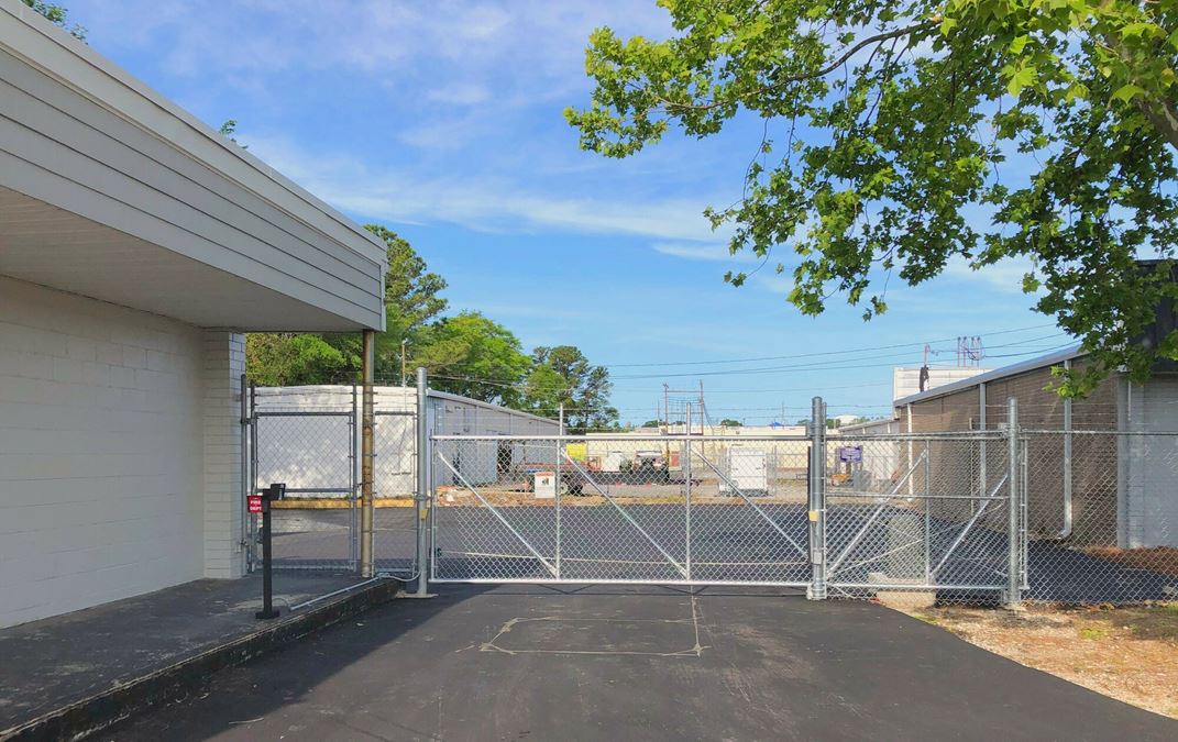Free Standing Building For Lease on Oleander Drive