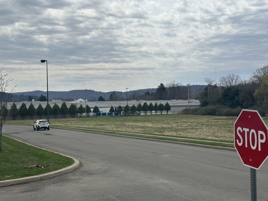 Dan Eaton Dr. - 3.71+/- Acres Buildable Vacant Land