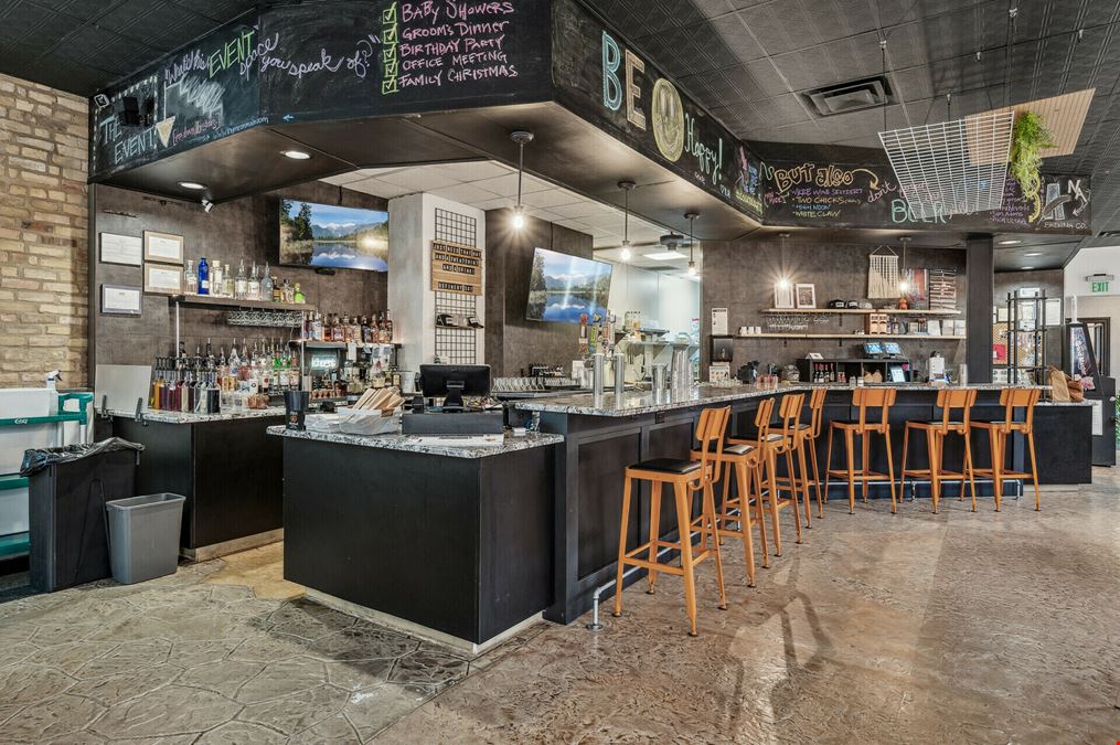 Multi-Income Building for Sale/Lease: Retail, Restaurant & Airbnb Ready!