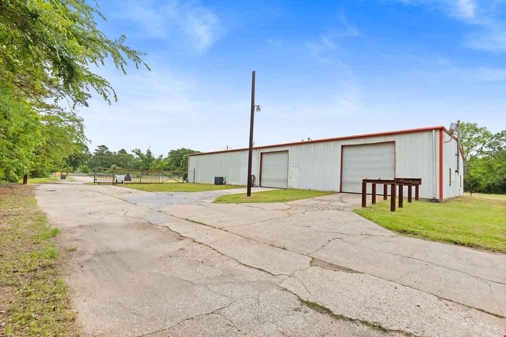 INDUSTRIAL SPACE FOR LEASE 516 FM 3083 Rd,. | 10,220 Sq. Ft.| 5.02 Acres