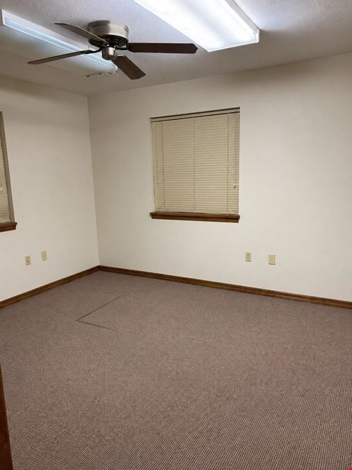 Professional Office Building | 4,109 SF