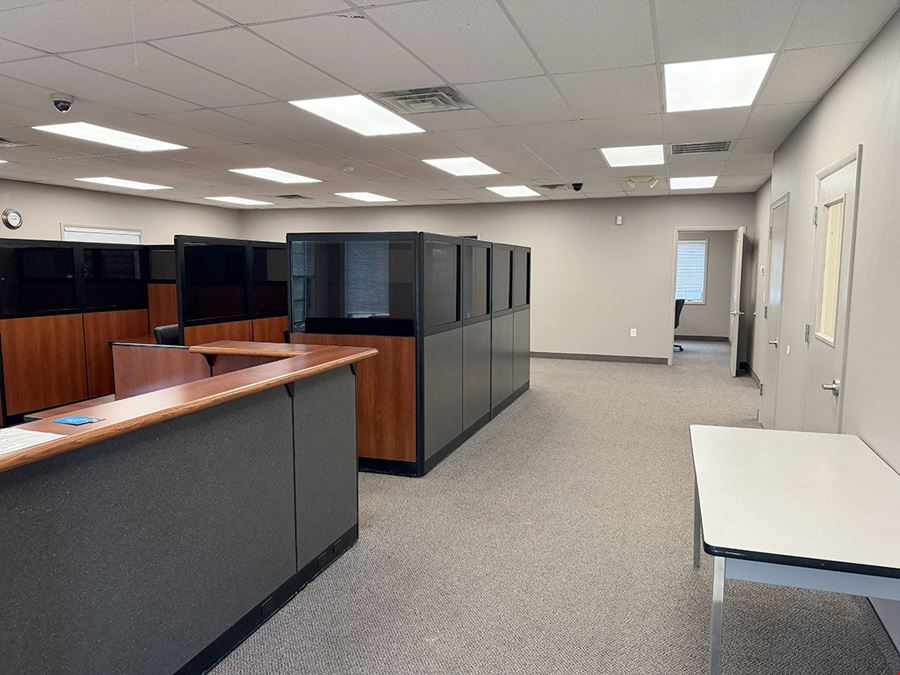 Executive Office Suite For Lease