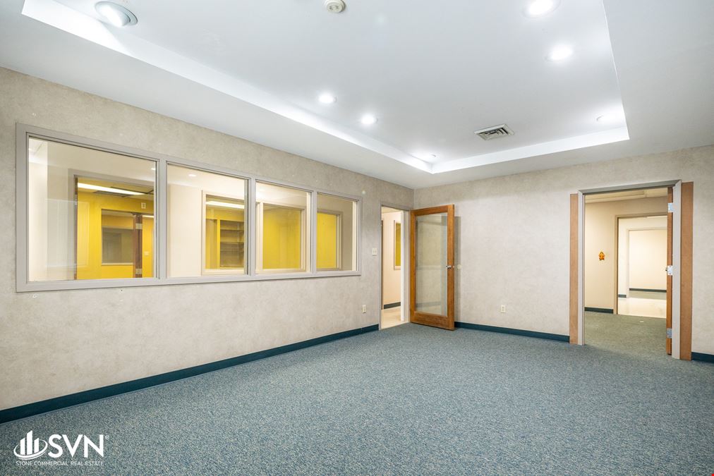9,736 SF Warehouse w/Office For Lease