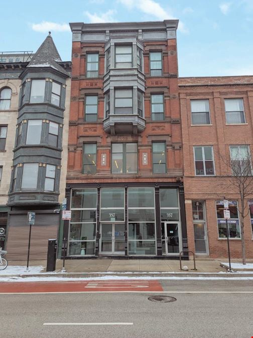 ±2,600 to 8,010 SF Class A Office Sublease in River North