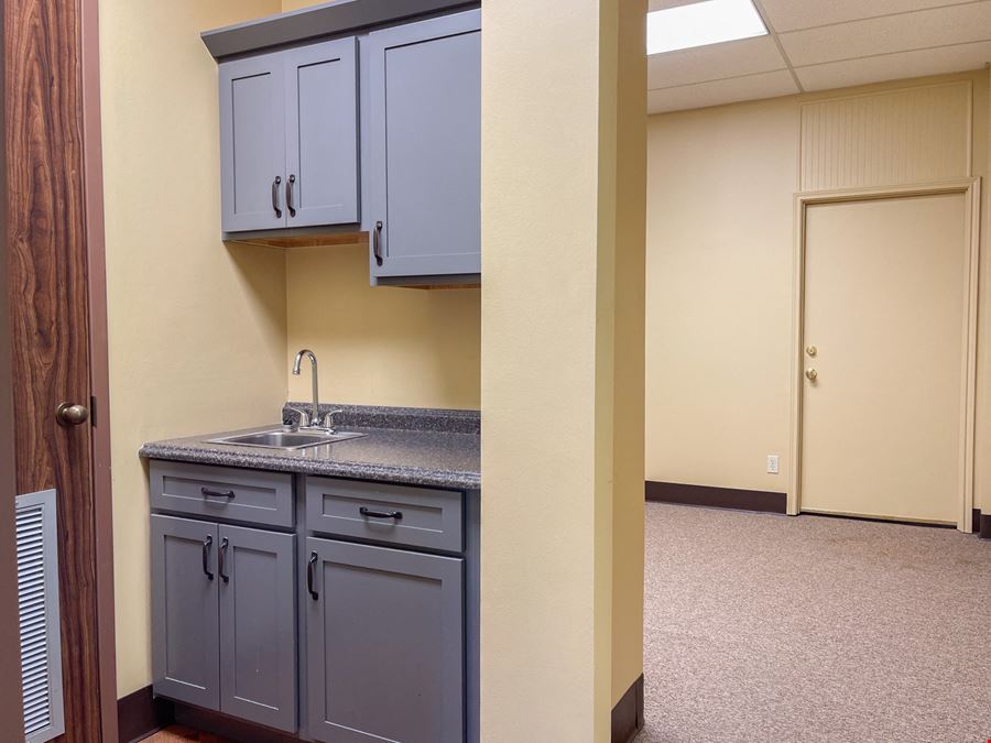 ±1,100 SF Office Suite Near Kaliste Saloom and W Pinhook