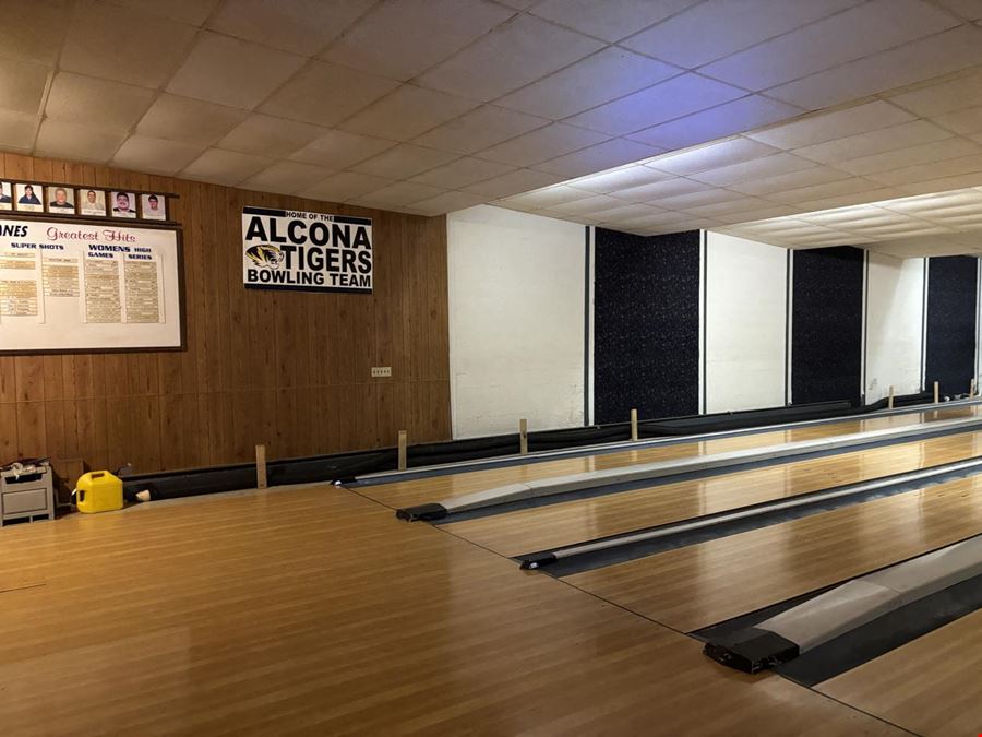 Village Lanes & Lounge | Harrisville Mi 