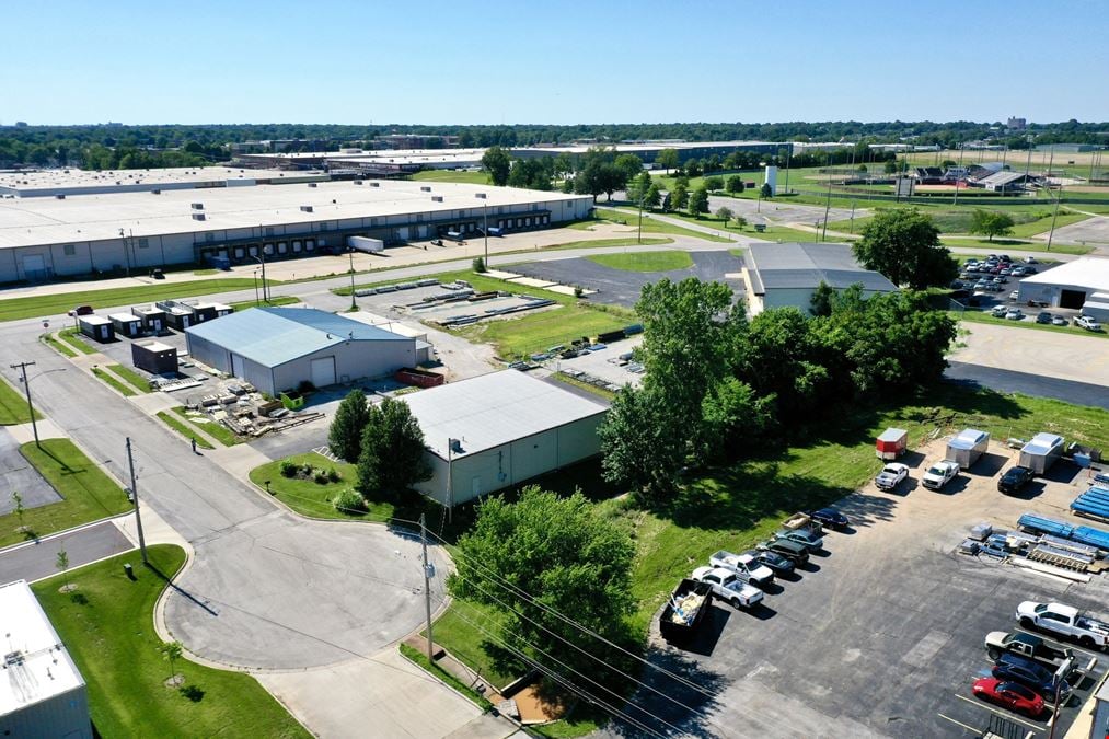 4,125 SF Office / Warehouse Building For Sale Or Lease near Glenstone & Chestnut