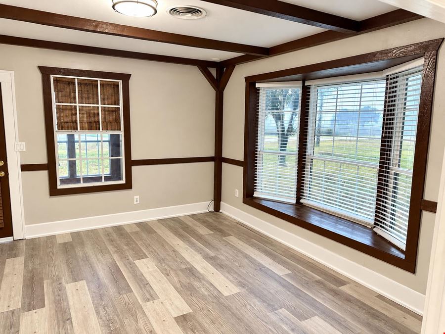 ±6,500 SF Flex Office/Warehouse + ±3.25 Acres | Brookshire Industrial Corridor