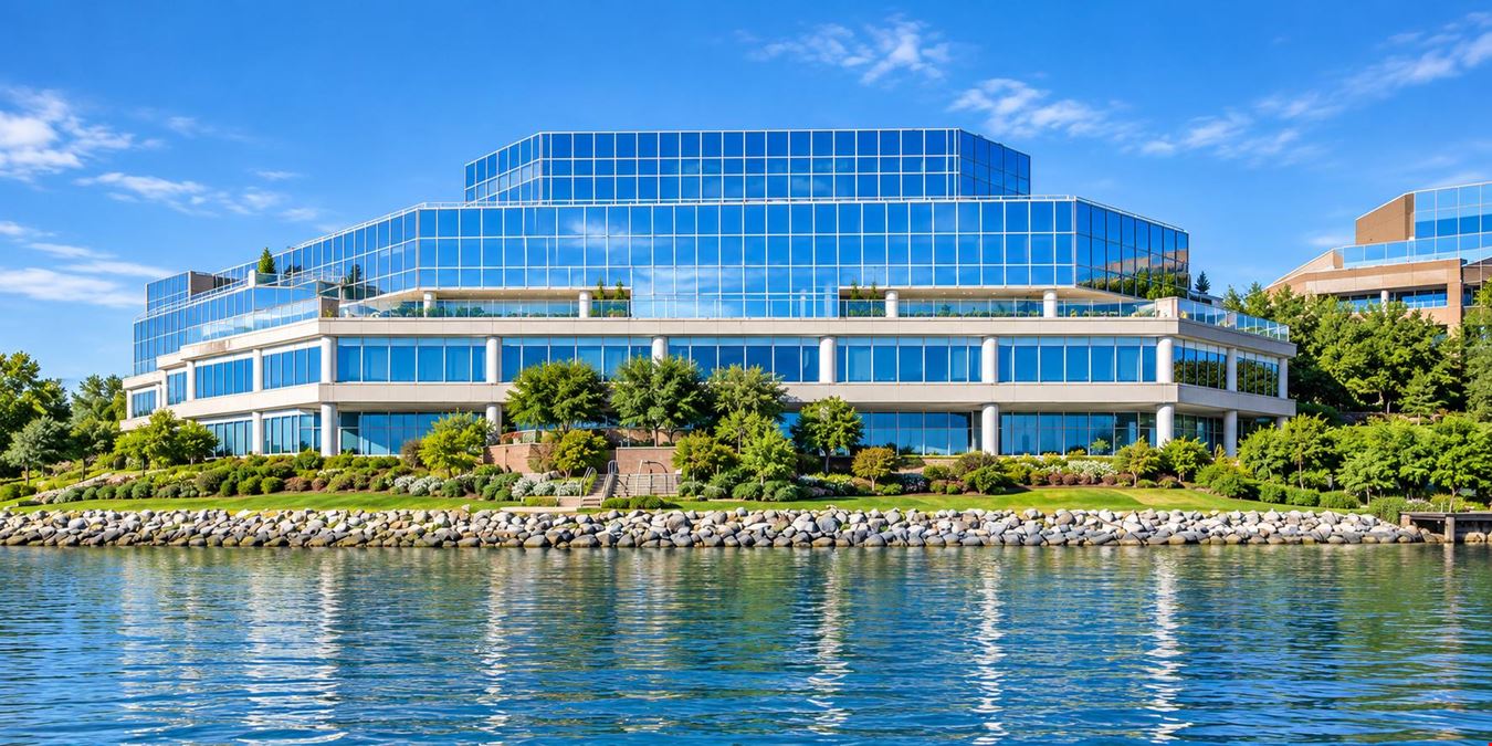 11 Canal Center Plaza