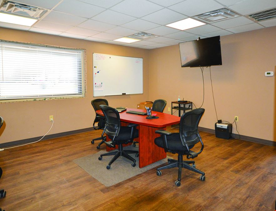 Little Rock Port Area Office/Warehouse Building for Lease