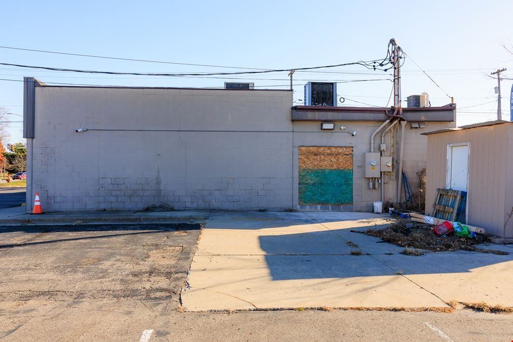 901 Trowbridge Rd