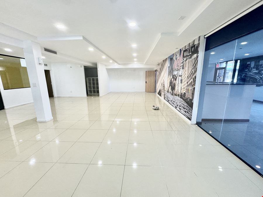 Retail space for lease in Long Island City - new building Approximately 3200 sq ft