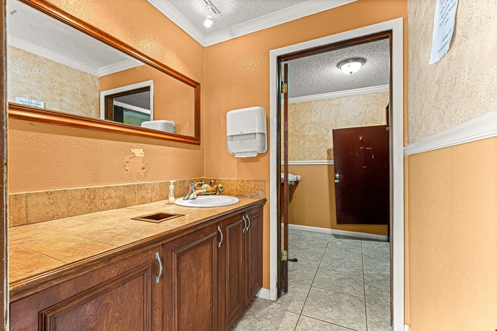 484 Emerald Rd