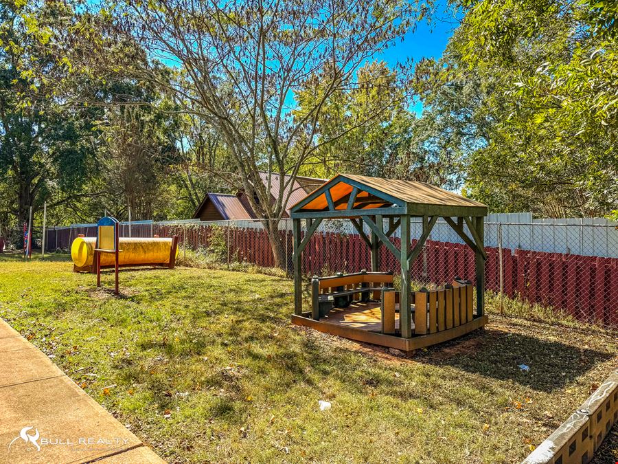 Operating Daycare with FF&E | ±8,270 SF