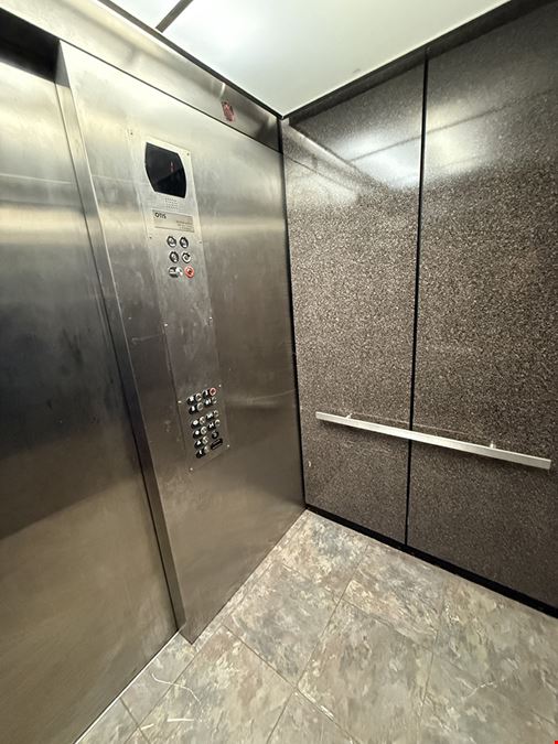 Turnkey Medical Office Condo for Lease
