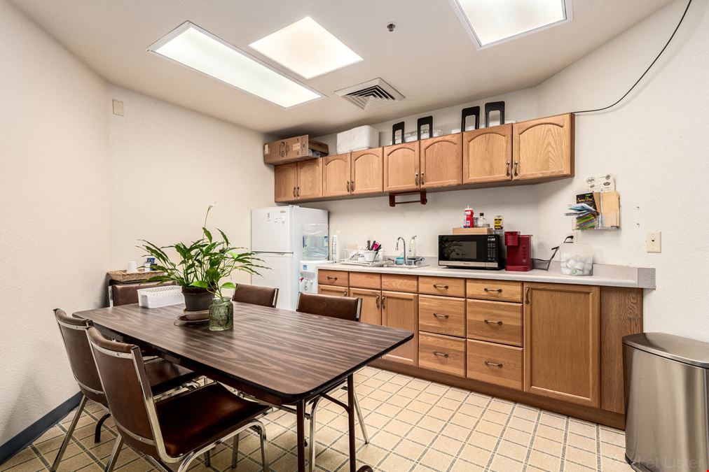 633-705 E Wilcox Dr