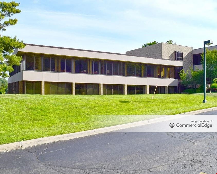 Bloomfield Office Center - 40701 Woodward Avenue