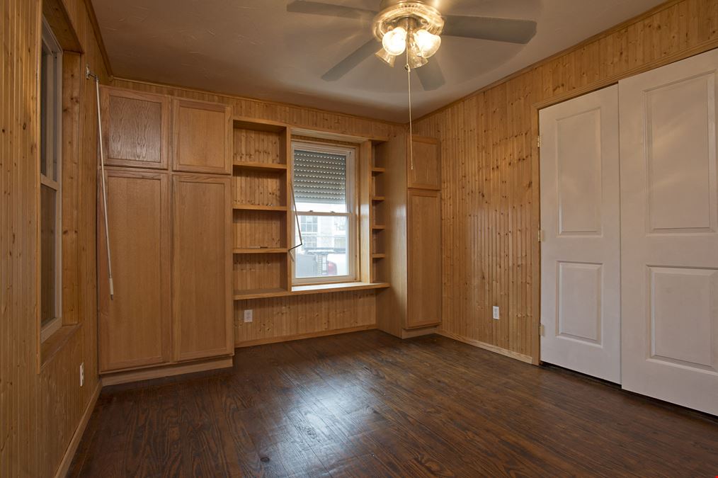 1005 Airline Rd