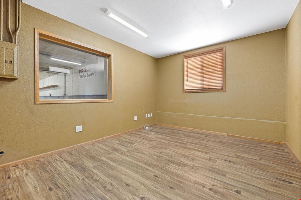 5629 Bob Ln