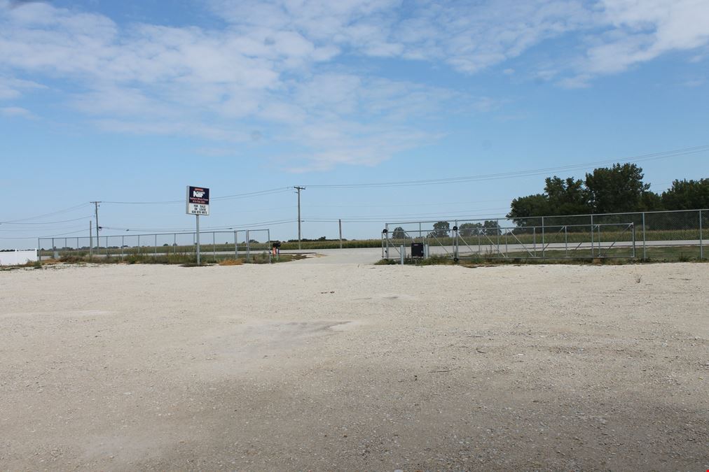 320 W Lincoln Hwy
