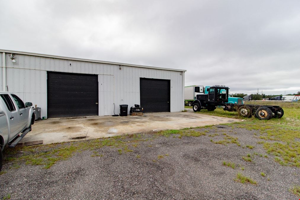 Small Bay Warehouse Near US-98 in Sebring
