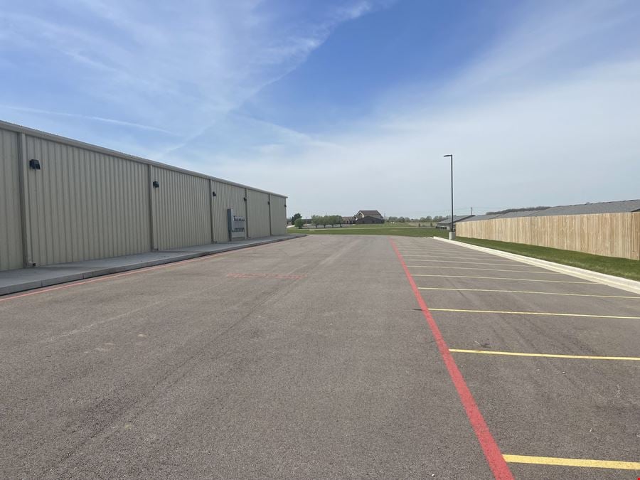 NEW RETAIL CENTER FOR SALE OR LEASE IN ROGERSVILLE