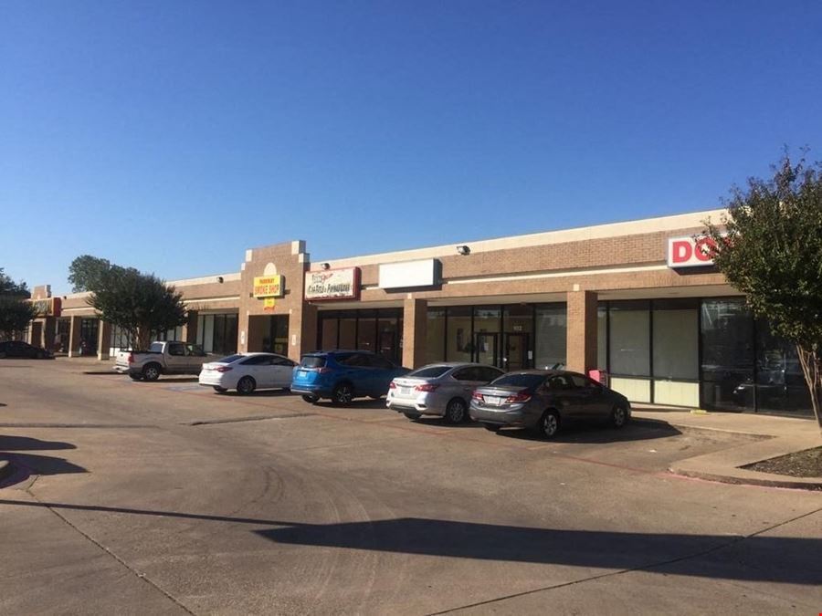 Retail/Office space along high traffic road in Mesquite 