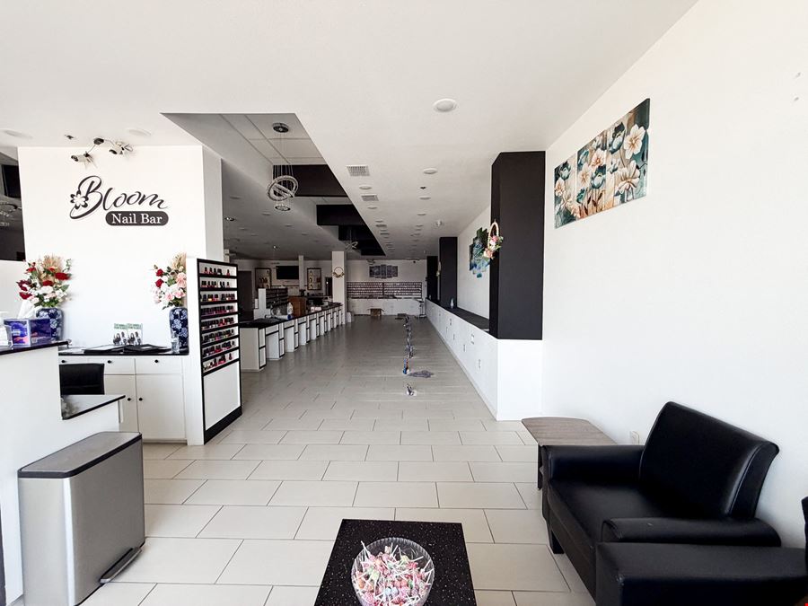 Vintage Retail Plaza
