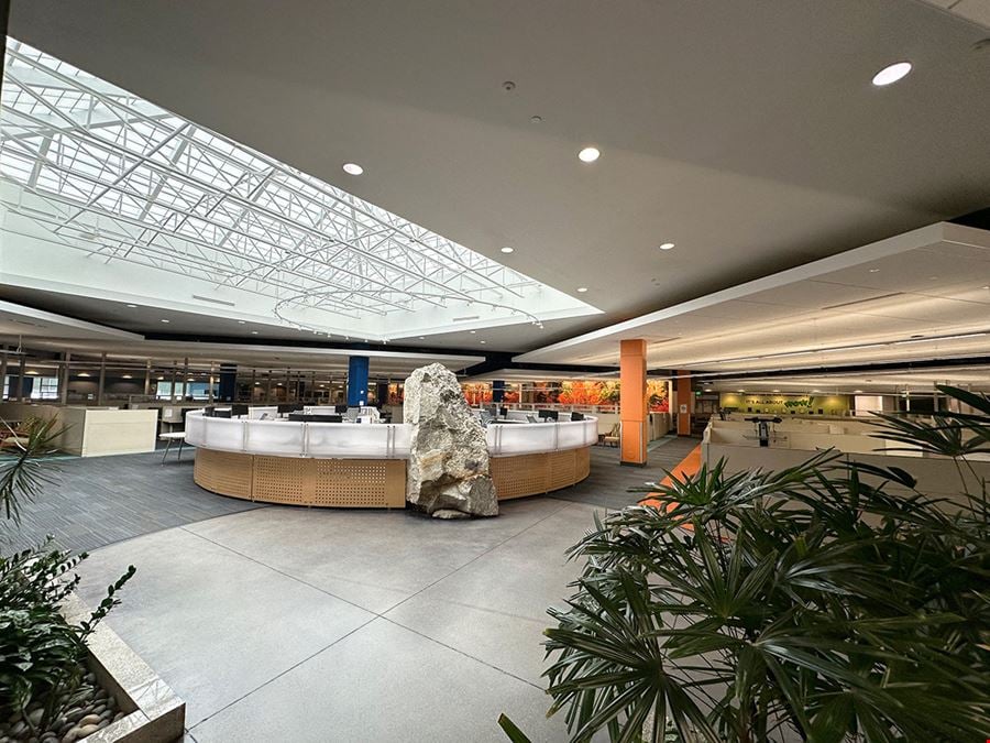 Retail/Office Space at the Auburn Mall