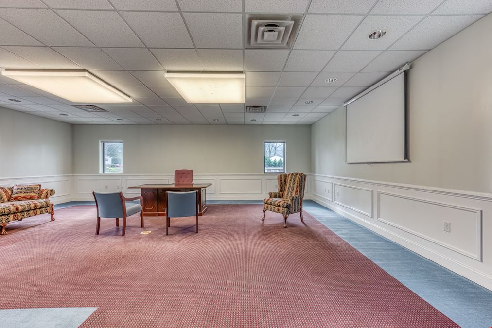 1712 Volunteer Parkway