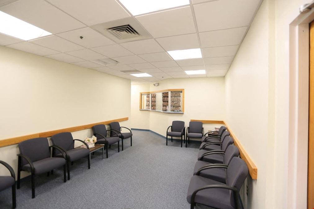 955 Main Street - Suite 305