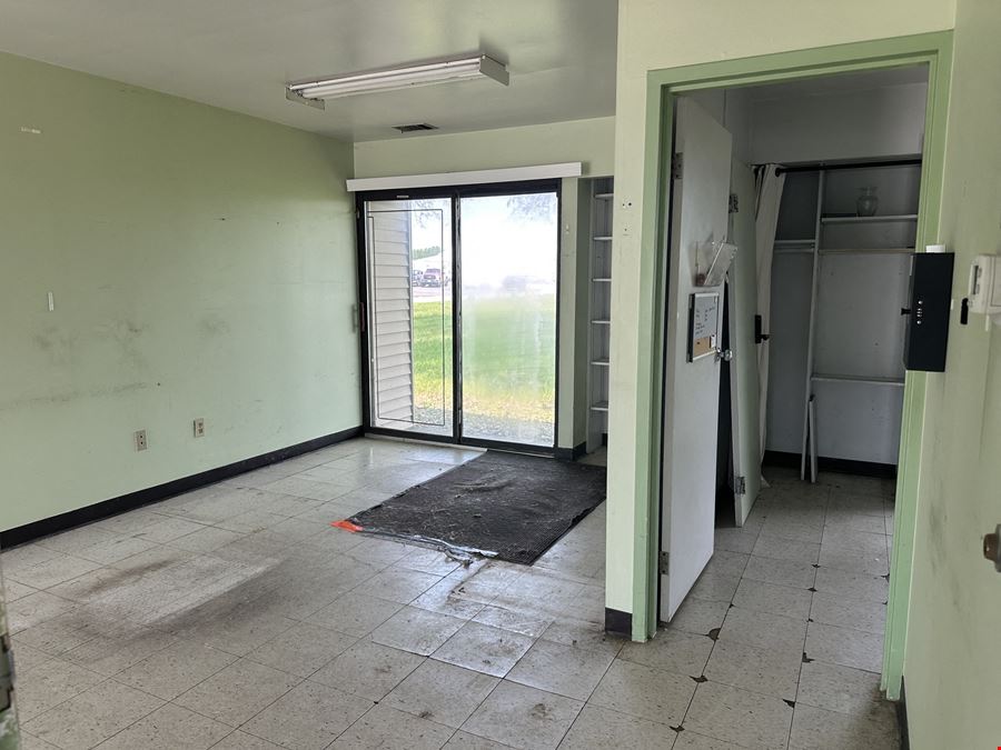 2200 SF Indsutrial Space with office