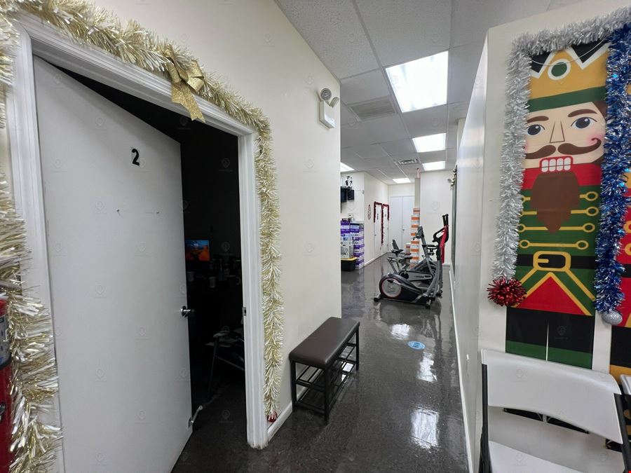 2,150 SF | 488 Lafayette Avenue | Built-Out Office with High Ceilings for Lease