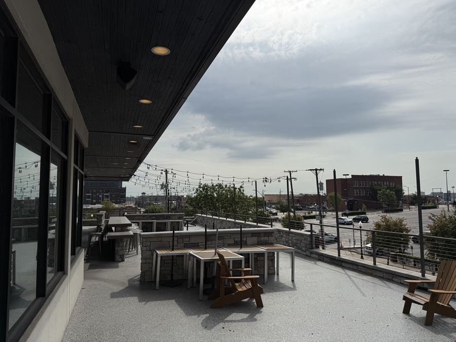 201 E 2nd St - Mixed Use