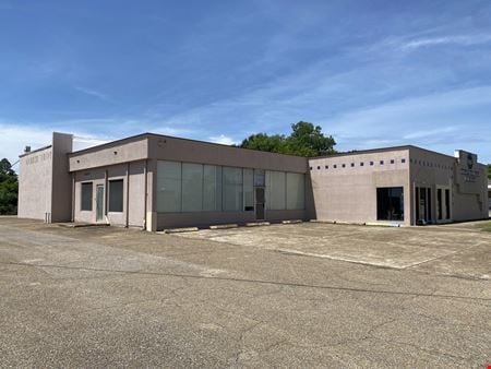 Preview of Retail space for Rent at 811 Varsity Drive