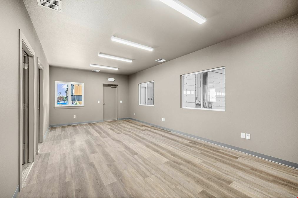 1494 S 30th St W - Loading Docks