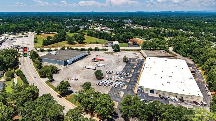 ±44,000-SF and ±25,600-SF Buildings on ±10.83 Acres at a Signalized Intersection