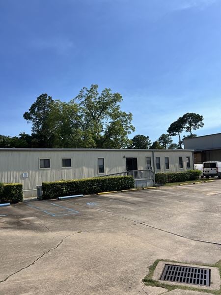 Preview of Industrial space for Sale at 735 N Fairfield Dr
