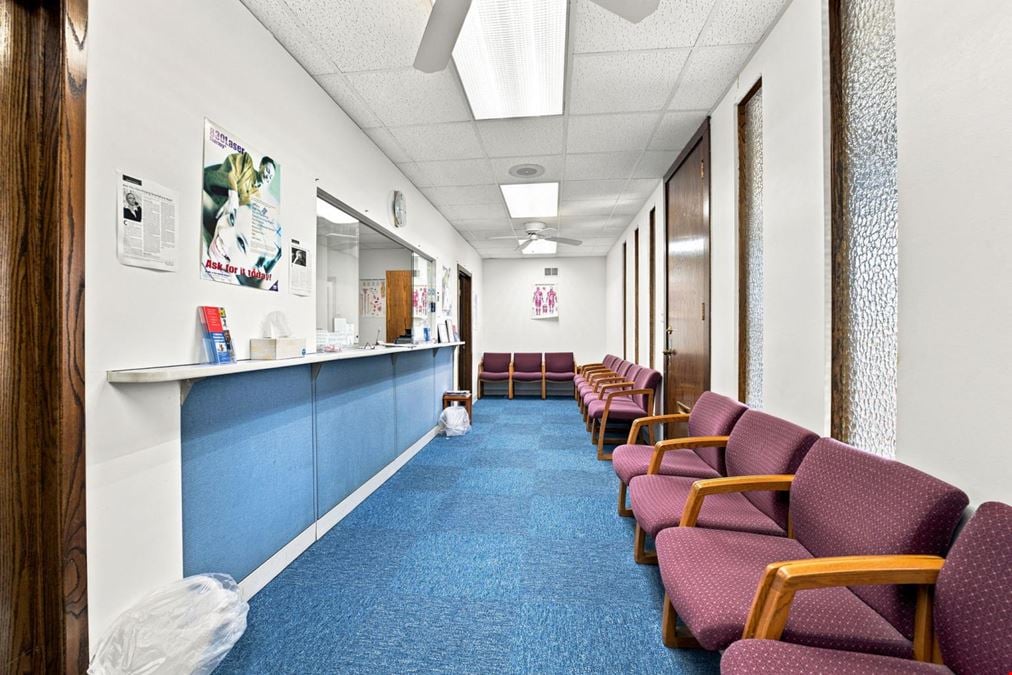 4647 W 103rd St, Unit 2B-2F, Oak Lawn, IL