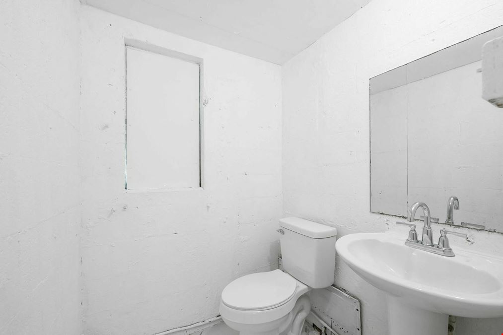 851 NE 30th Ct